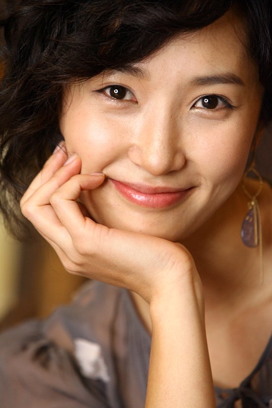 韓国映画『友へ　チング』でユ・オソンの恋人ジンスク役、ＭＢＣ（文化放送）ドラマ『白い巨塔』でキム・ミョンミンの恋人役として出演した女優キム・ボギョンさん。