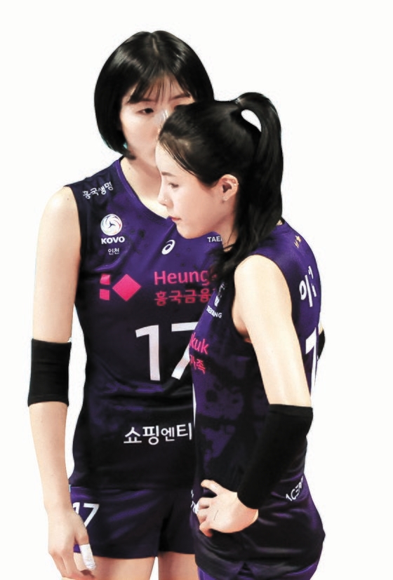 韓国バレーボール女子国家代表のイ・ジェヨン（左）、イ・ダヨン（右）