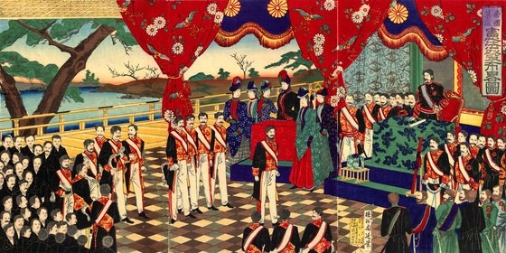 明治憲法発布式。この儀式により日本の天皇は名実ともに国家元首となった。［中央フォト］