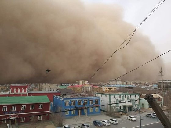 モンゴルで発生した砂嵐　写真＝モンゴル国家防災庁