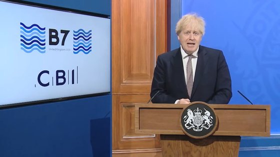 ボリス・ジョンソン英首相が１２日、オンラインで開かれたＢ７サミットに出席し、演説している。［写真　英国経済人連合会］