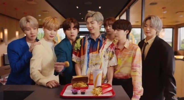 マクドナルド、BTSセットメニューを米全域で販売開始 | Joongang