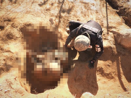 韓国非武装地帯の遺骨発掘現場［写真　国防部］