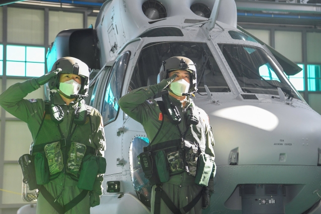 海兵隊司令部は１日、浦項海兵隊航空団基地で海兵隊航空団創設式を開いた。　［写真　海兵隊］