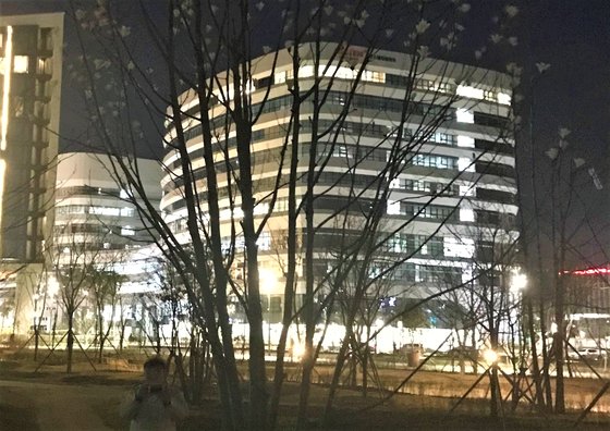 ソウル市江西区麻谷洞にあるオステムインプラントの新社屋。ムン・ヒチョル記者