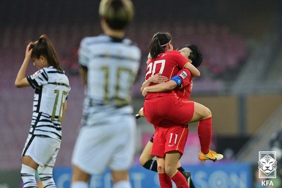 女子サッカー韓国代表はアジアカップ決勝で中国に２－３で逆転負けした。　［写真＝大韓サッカー協会］