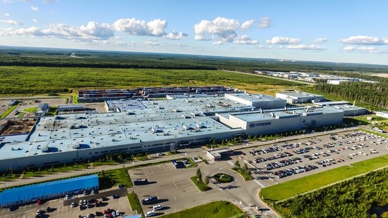 ロシアのサンクトペテルブルクにあるヒョンデの生産工場。［写真　現代自動車］