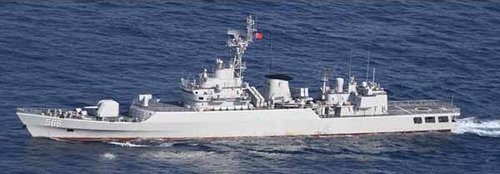 日本防衛省が公開した中国フリゲート艦の写真。