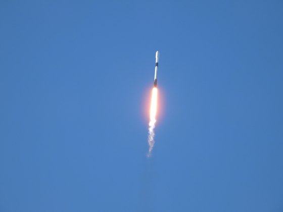 ５日午前８時８分（現地時間４日午後７時８分）ごろ、韓国初の月探査船タヌリが米フロリダ州ケープカナベラル米宇宙軍基地から打ち上げられた。　写真科学技術情報通信部