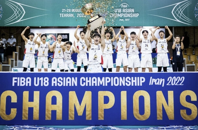 バスケットボールＵ１８韓国代表チームが日本を破り２２年ぶりにアジアのトップに立った。［写真　ＦＩＢＡホームページ］