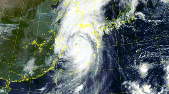 千里眼２Ａ衛星から見た台風１１号。［写真　韓国気象庁］