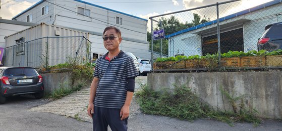 １９日京畿道始興市の産業団地でミン・ドクヒョン元コソンコンプレッサー社長が中央日報のインタビューに応じている。世宗市に住む彼は往復２～３時間かかっても仕事がある場所を探し毎日通う。彼は「大田地裁に申し立てた破産免責さえ終われれば再び海外に行って再起したい」と話した。キム・ミンサン記者