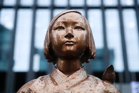 ドイツ・ベルリンで少女像の撤去を主張する韓国市民団体