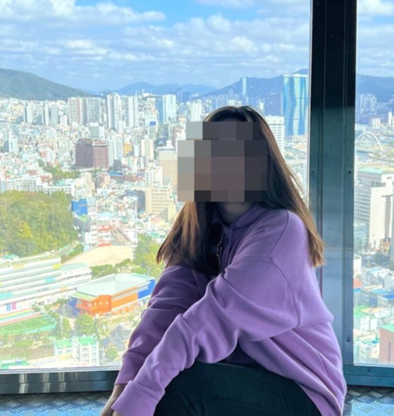 パク・エレナさんの同僚は「故人は子どもたちがよく言うことを聞く先生だった」と口をそろえた。［写真　パン・タチヤナさん］