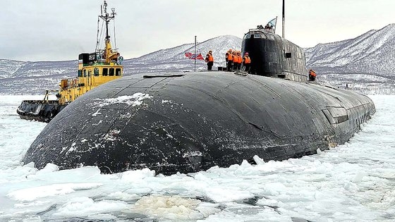 米ＣＮＮはロシアのオスカー型原子力潜水艦「ベルゴロド」とこれに搭載される原子力核魚雷「ポセイドン」が海底で新冷戦を誘発する可能性があると報じた。写真はオスカー型原子力潜水艦「トムスク」。［写真　ウィキペディア］