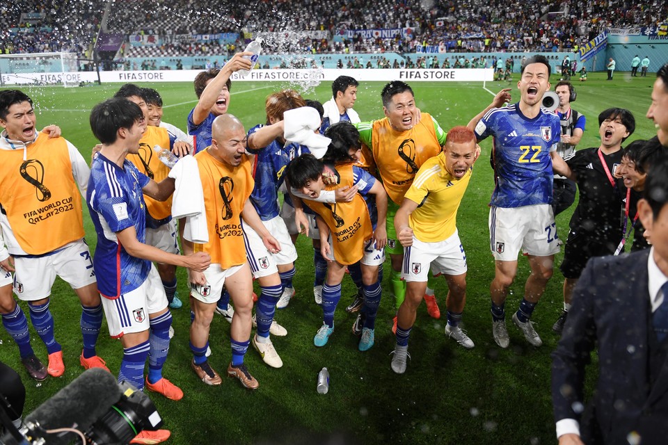 歓呼する日本代表チーム　（写真＝ＦＩＦＡ　ＳＮＳ）