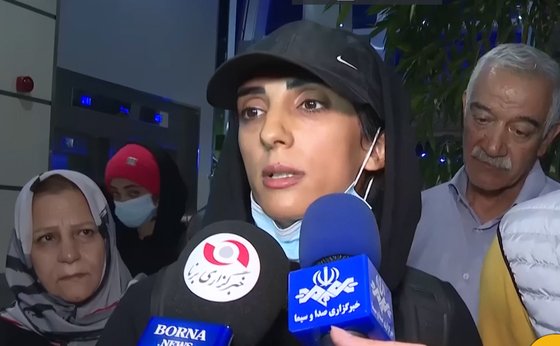 スポーツクライミングのイラン女子代表、エルナズ・レカビ選手