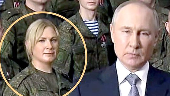 ウクライナ出身のベラルーシのジャーナリストは自身のツイッターに、プーチン大統領が他の人たちと撮った写真３枚を掲示した。これらの写真に共通するのは、ある金髪女性がプーチン大統領の隣に立っている点だ。　写真＝ツイッターキャプチャー