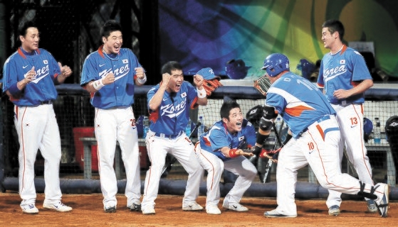 ＫＢＯ（韓国プロ野球）リーグの人気を高めた２００８北京五輪の野球韓国代表　写真＝五輪写真共同取材団