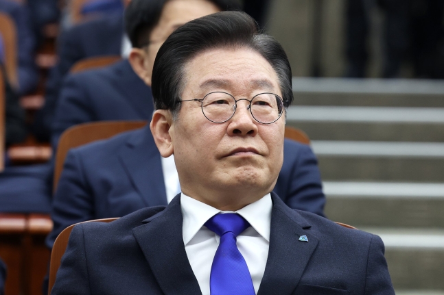韓国野党「共に民主党」の李在明（イ・ジェミョン）代表が２４日午後、国会で開かれた議員総会に出席している。チャン・ジニョン記者