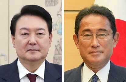 尹錫悦（ユン・ソクヨル）大統領（左）、岸田首相（右）