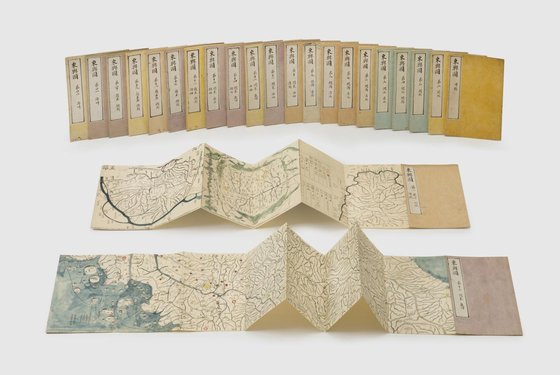 朝鮮末期の地理学者、金正浩が作った「大東輿地図」に各種地理情報を加えた新しい地図。［写真　韓国文化財庁］
