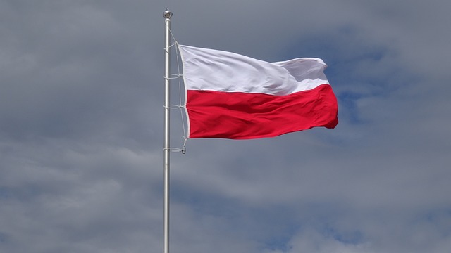 ポーランドの国旗　［Ｐｉｘａｂａｙ］