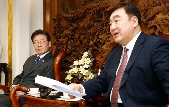 邢海明駐韓中国大使は８日午後、ソウル城北洞（ソンブクトン）中国大使官邸で李在明（イ・ジェミョン）共に民主党代表と会った。　キム・ヒョンドン記者