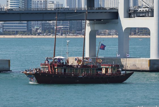 国立海洋文化財研究所が再現した朝鮮通信使船　ソン・ボングン記者