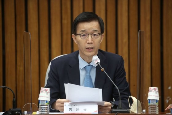 方文圭国務調整室長。チャン・ジニョン記者