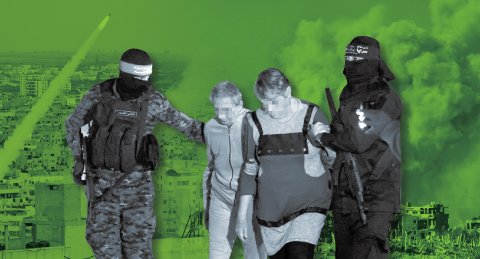 パレスチナの武装組織ハマスの隊員が１１月２８日（現地時間）臨時休戦を迎えてガザ地区南部ラファで赤十字社関係者に人質を引き渡している。イスラエルを攻撃して罪のない民間人を人質として捕まえたハマスに対して米国や英国、日本などは制裁に出た。グラフィック＝キム・ジュウォン記者