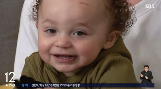 竜巻に飛ばされた赤ちゃん［写真　ＳＢＳ］
