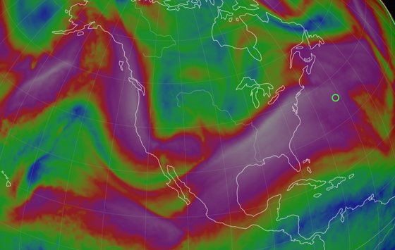 北アメリカ北部地域に降りてきた北極ジェット気流（画像の中間・上部を覆った緑色の領域）の様子。［写真　米気象庁］