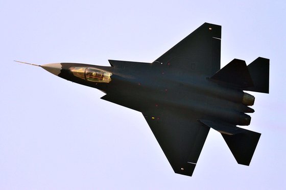 パキスタン空軍が近く導入するＪ－３１戦闘機。［写真　ｒｅｄｄｉｔ．ｃｏｍ］