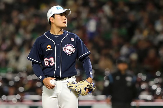 ４番打者の山川穂高を捕邪飛に封じたキム・テクヨン　［写真　斗山（ドゥサン）ベアーズ］