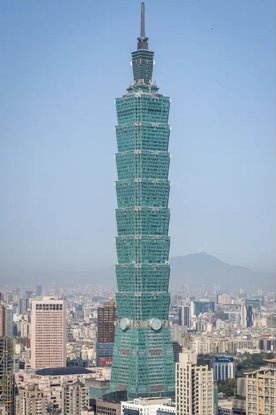 台北１０１のビル。［写真　ウィキペディア　キャプチャー］