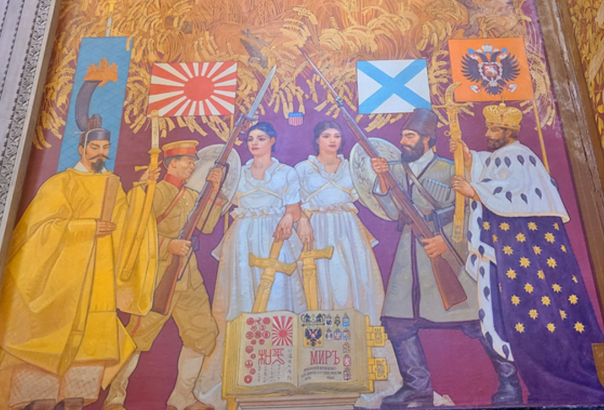 ニューヨーク自然史博物館２階メインロビーの壁画の中の旭日旗［写真　米州中央日報］  ​