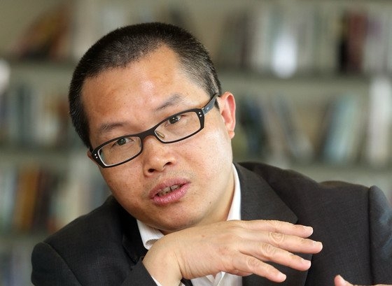 習近平中国主席を批判してきた中国人著述家の鄧聿文さんが最近、習主席と中国政府を批判する本と文章を発表した後、悪質なＳＮＳ攻撃に苦しんでいると、米メディアとのインタビューで明らかにした。［中央フォト］