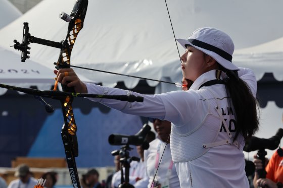 ２５日（日本時間）、パリ五輪アーチェリー女子個人ランキングラウンドに臨んだイム・シヒョン　［写真　五輪写真共同取材団］