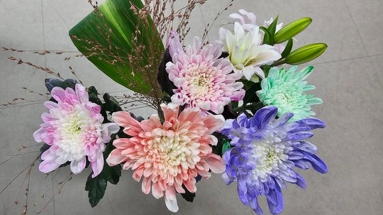  釜山農業技術センターが作った菊「白強」の花束　［写真　釜山農業技術センター］