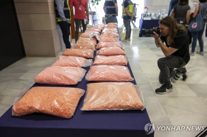 昨年スペインとフランス当局によって押収された「ピンクコカイン」［写真　ＥＰＡ＝聯合ニュース］