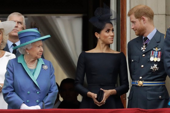 英国のエリザベス女王、メーガン・マークル妃、ヘンリーハリー王子［写真　ＡＰ＝聯合ニュース］