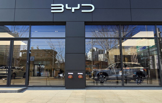 先月２４日、ソウル陽川区（ヤンチョング）所在の比亜迪（ＢＹＤ）木洞（モクドン）展示場の全景。オ・サムグォン記者