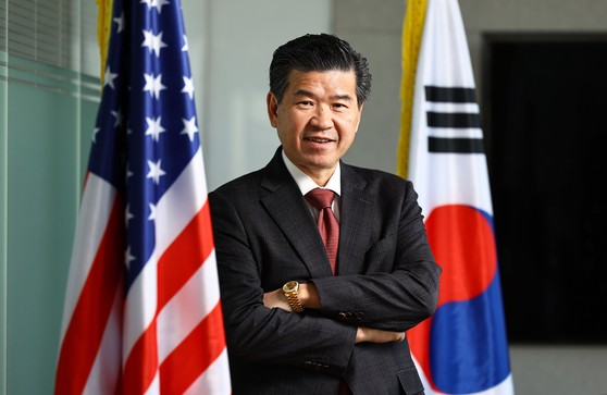 駐韓米国商工会議所（ＡＭＣＨＡＭ）のジェームズ・キム会長が１３日にソウルのＡＭＣＨＡＭオフィスで中央日報とインタビューしている。キム・ジョンホ記者