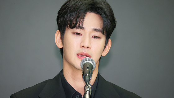俳優キム・スヒョンが３１日午後、ソウル麻浦区（マポグ）スタンフォードホテルソウルで記者会見をしている。［写真　聯合ニュース］