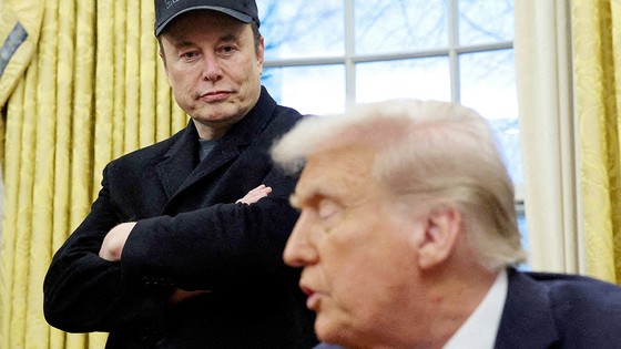 テスラ（Ｔｅｓｌａ）のイーロン・マスクＣＥＯ（左）とドナルド・トランプ米大統領。［写真　ロイター＝聯合ニュース］