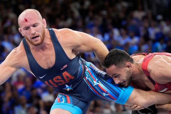 ２０２４年パリ五輪で競技するカイル・スナイダー。［写真　ＡＰ＝聯合ニュース］  ​