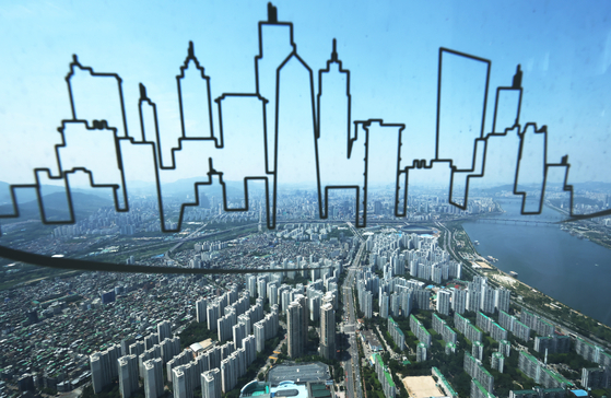  ソウルのロッテワールドタワー展望台から見たマンション団地の姿。［写真　ニュース１］