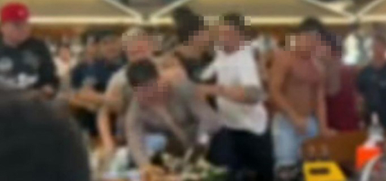   タイのパタヤで乱闘を起こした韓国人観光客［パタヤメールの公式サイト　キャプチャー］