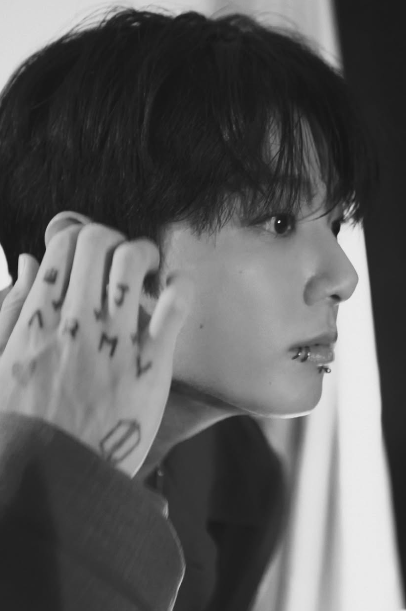 BTSのジョングク ［写真 カルビンクライン公式SNS］
